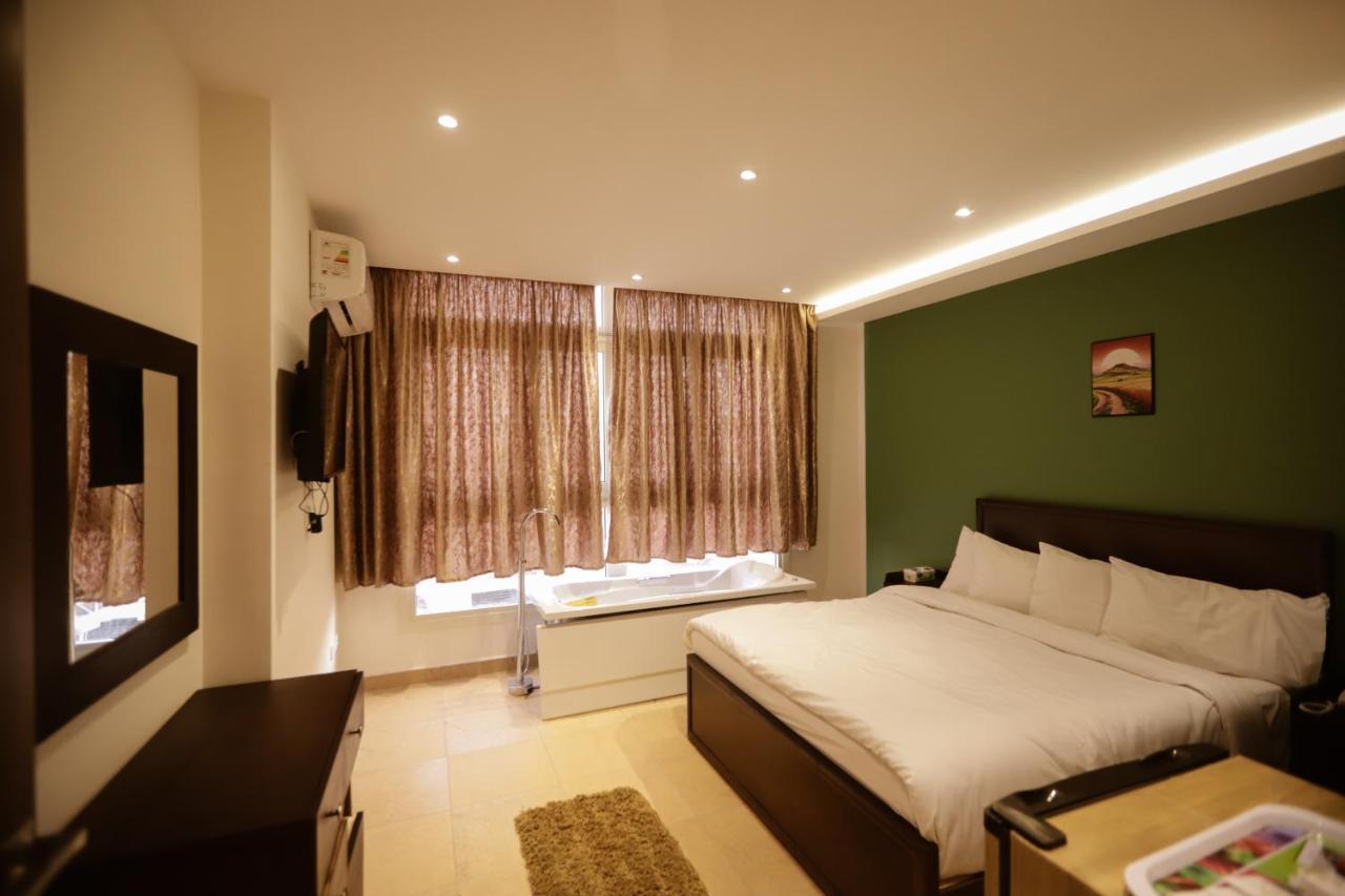 King Khafren View Inn Kafrat al Jabal Bagian luar foto